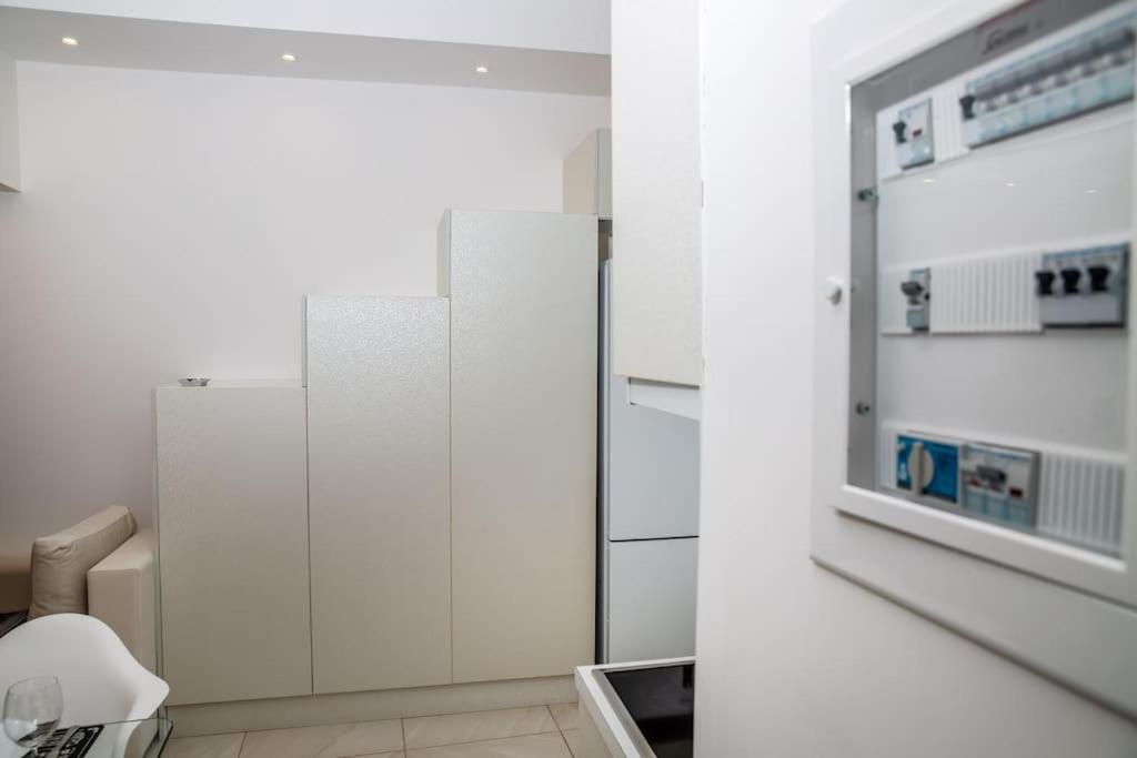Apartamento Seafront Central Apt In Lavrio Exterior foto